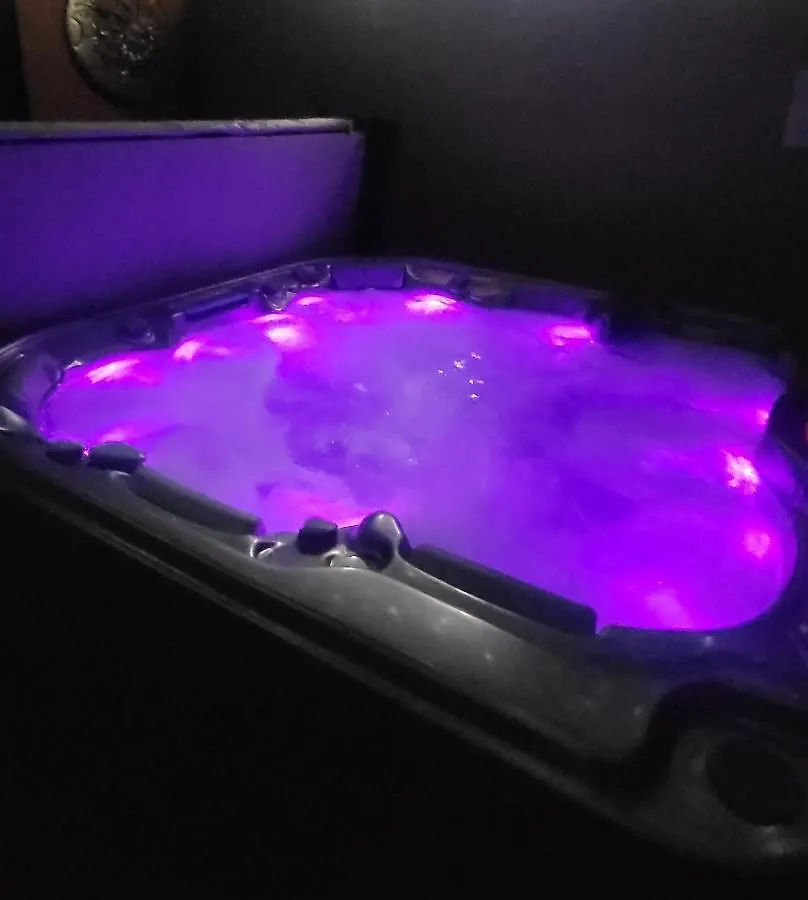 Hôtel Bella Beauty Wellness à Châtelet 0*,