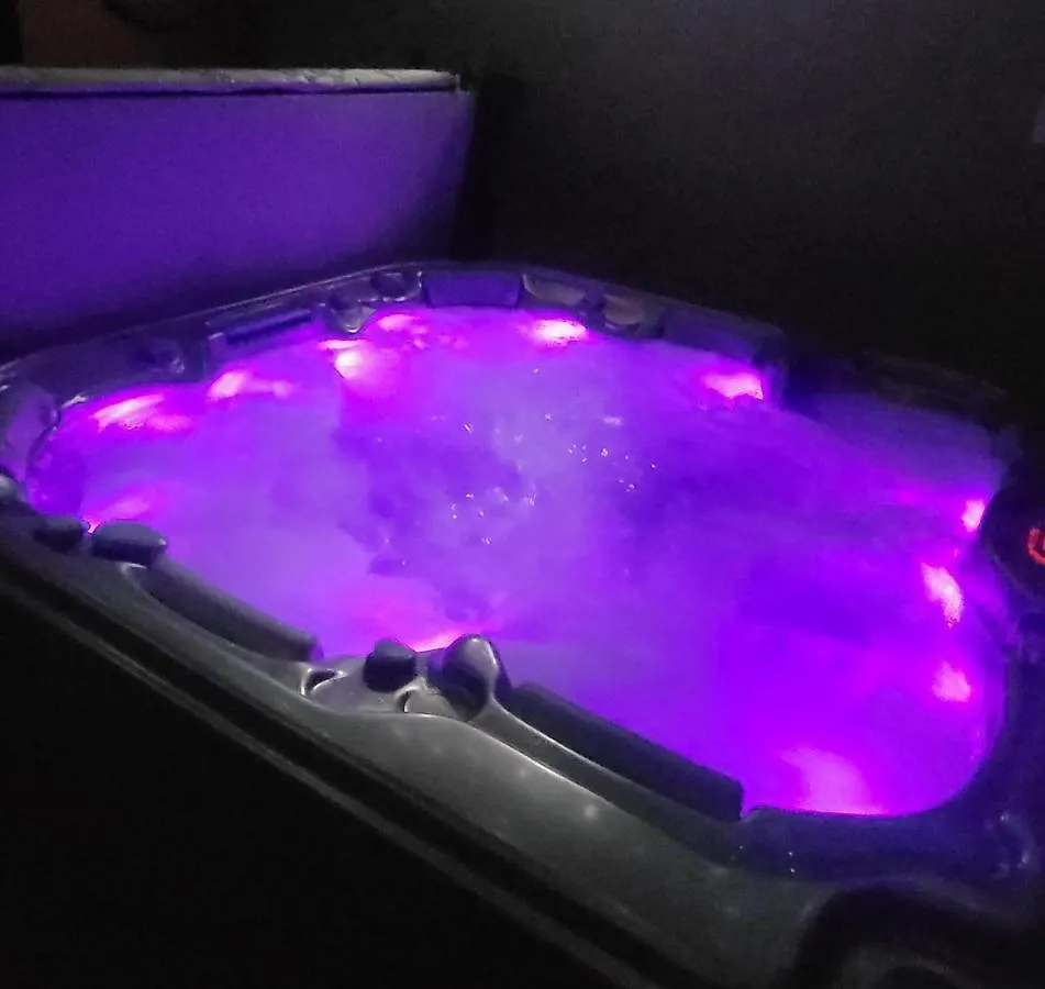 Bella Beauty Wellness Hotel Chatelet Love hotel